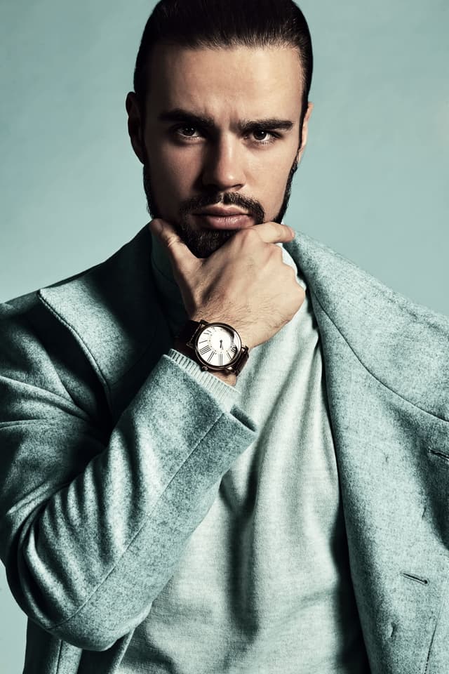 Model in casual summer shirt